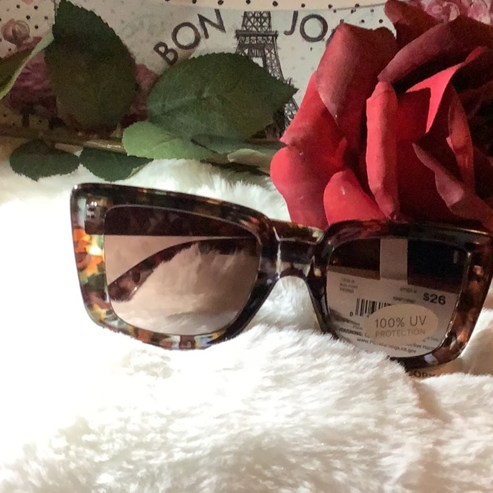NWT Liz Claiborne Multi Color Sunglasses